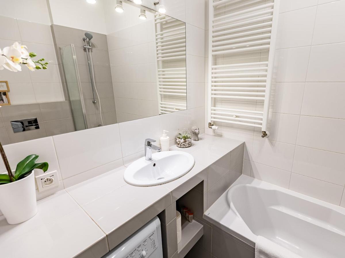 Kolejowa Aparthotel Varşova Dış mekan fotoğraf